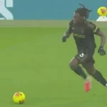 Cú đạp gót chân gây bão: Phil Foden 'thoát hiểm' thẻ đỏ, CĐV phẫn nộ vì quyết định gây tranh cãi 1