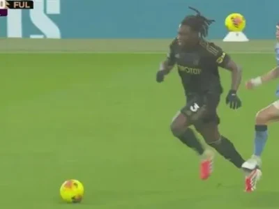 Cú đạp gót chân gây bão: Phil Foden ‘thoát hiểm’ thẻ đỏ, CĐV phẫn nộ vì quyết định gây tranh cãi