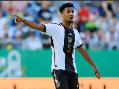 Sự thật bất ngờ: Trung vệ Đức Kenneth Schmidt chính thức lên tiếng về tin đồn gốc Việt